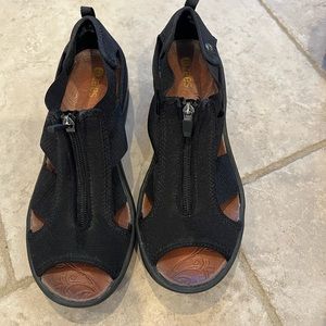 Zees zip up comfort sandal